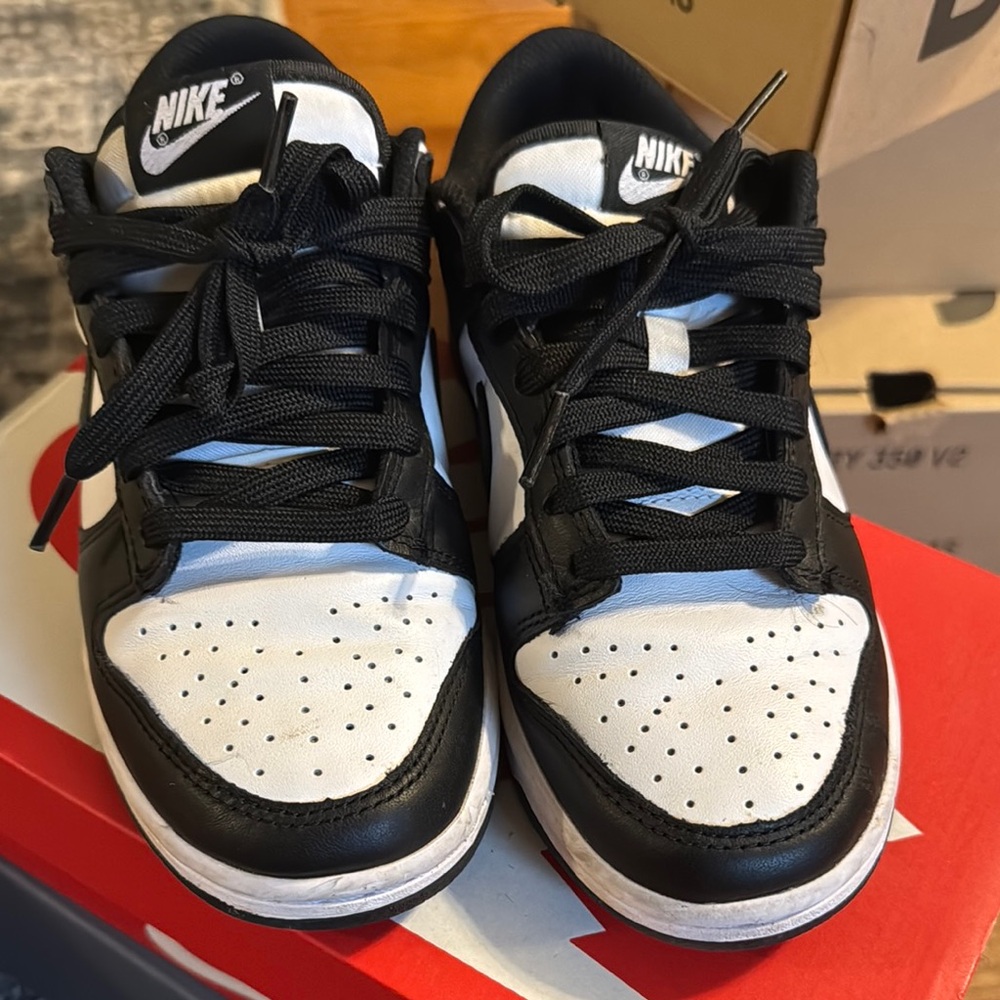 Nike dunk low retro “Panda”